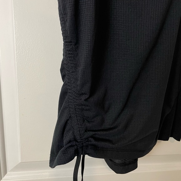 2 for $15 💚 Fabletics curved cinch racer back tank - Picture 2 of 5